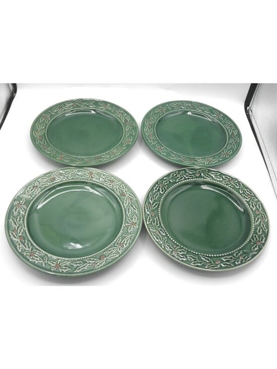 Hampton Forge Other - Hampton Forge CHRISTMAS BERRIES Salad Plates Set of 4 Embossed Pattern: HFOCHB